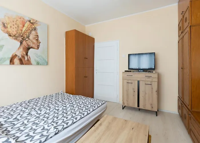 Center Admiral דירה *