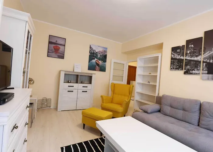 Center Admiral דירה